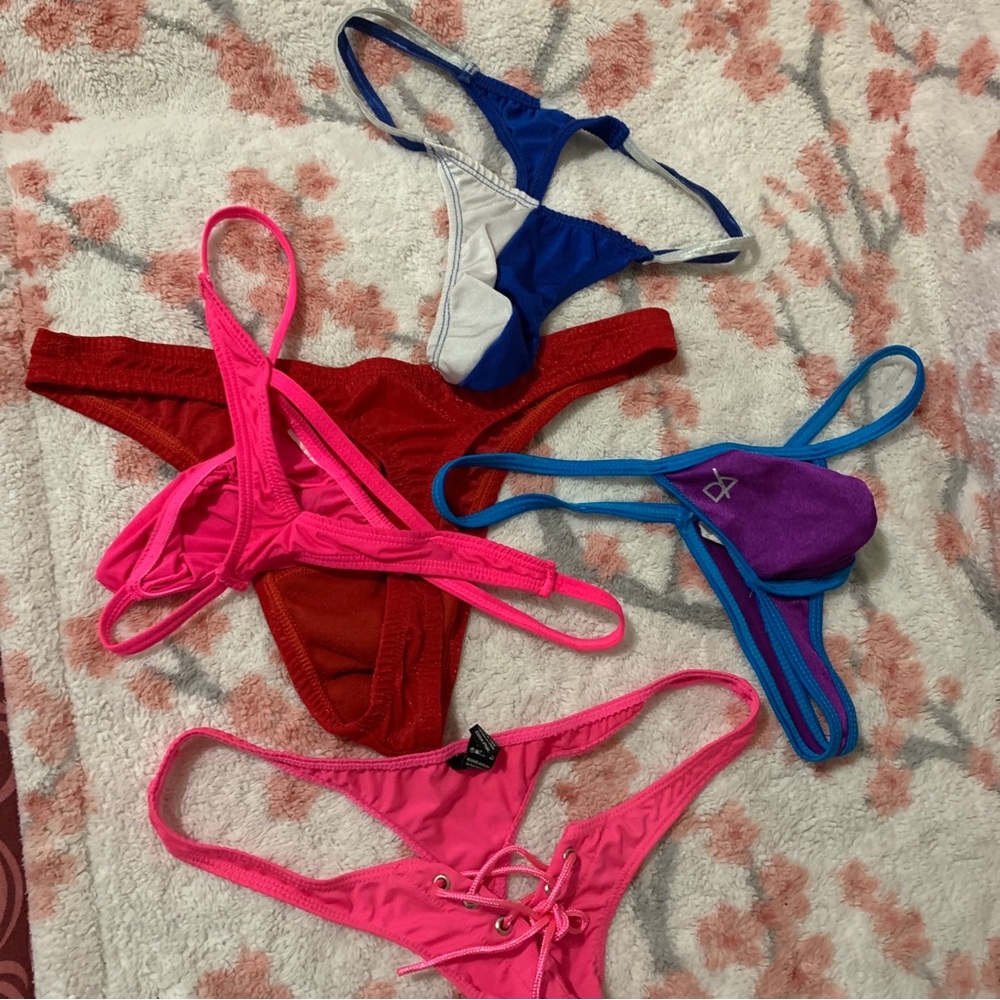 5 men thongs medium good condition